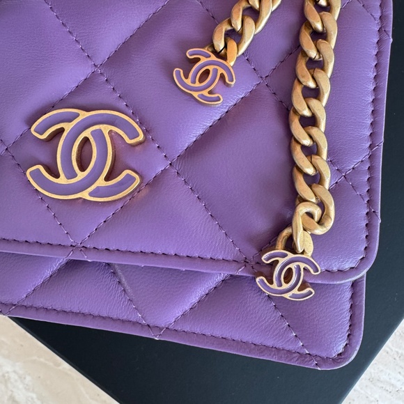 Purple Chanel Wallet on Chain - Picture 6 of 12